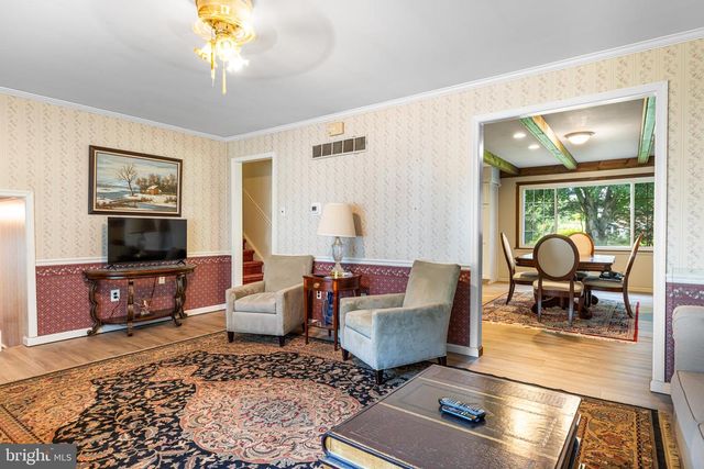 31 CRESTVIEW DR, Southampton, PA 18966