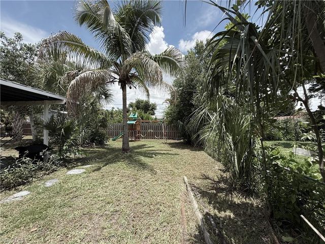 3941 Maxine ST, Fort Myers, FL 33901