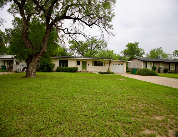 2833 W Beauregard Avenue, San Angelo, TX 76901