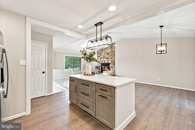 4368 SUNSET CT, Warrenton, VA 20187
