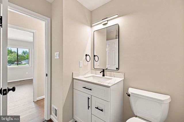 4368 SUNSET CT, Warrenton, VA 20187