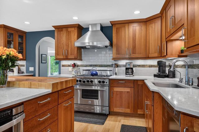 21 Larkin Street, Madison, WI 53705