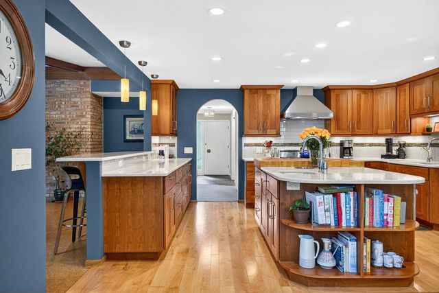 21 Larkin Street, Madison, WI 53705