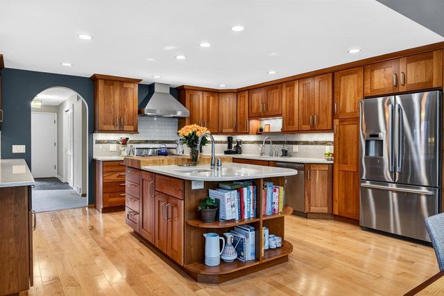 21 Larkin Street, Madison, WI 53705