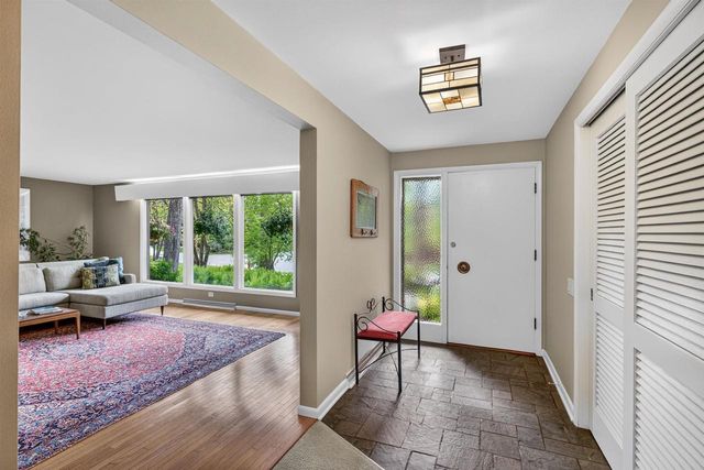 21 Larkin Street, Madison, WI 53705