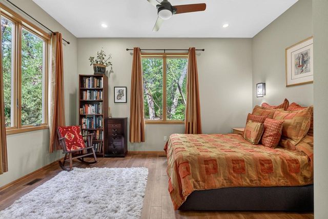 21 Larkin Street, Madison, WI 53705
