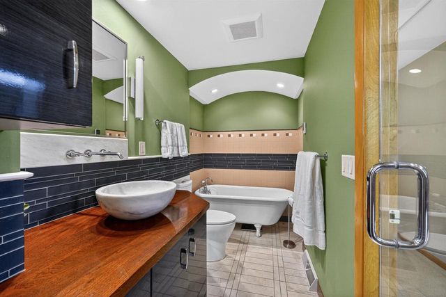 21 Larkin Street, Madison, WI 53705