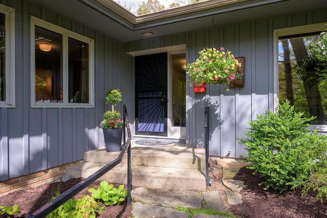 21 Larkin Street, Madison, WI 53705