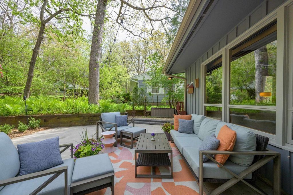 21 Larkin Street, Madison, WI 53705