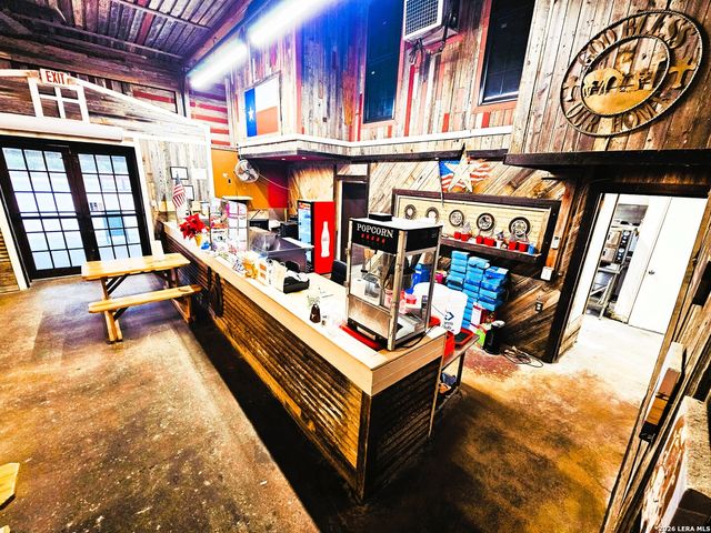 4951 FM 1283, Pipe Creek, TX 78063