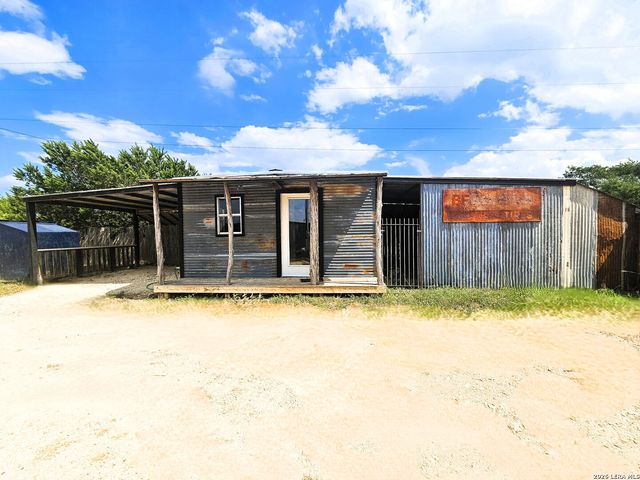 4951 FM 1283, Pipe Creek, TX 78063
