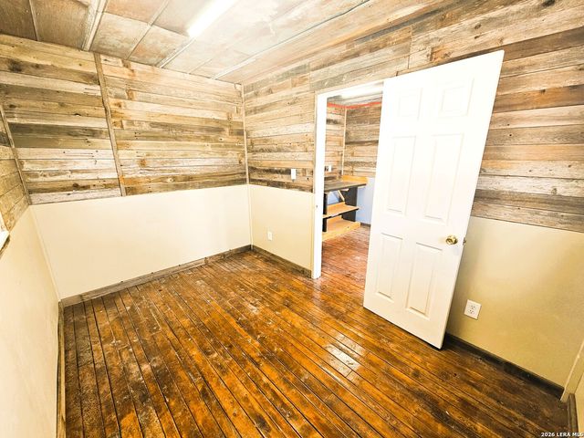 4951 FM 1283, Pipe Creek, TX 78063