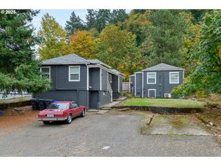 114 S JOHN ADAMS St, Oregon City, OR 97045