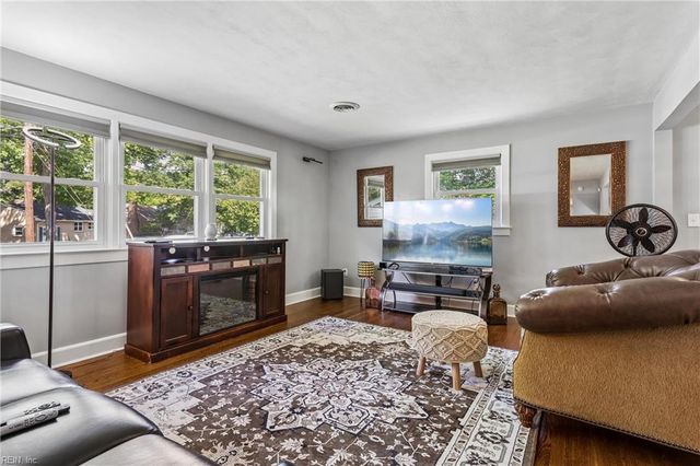 33 Green CT, Newport News, VA 23601
