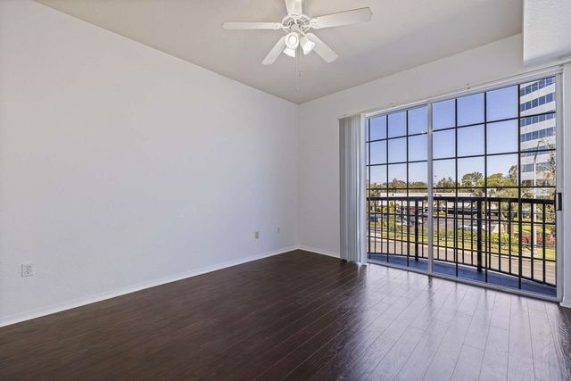 5252 W KENNEDY BOULEVARD, Tampa, FL 33609