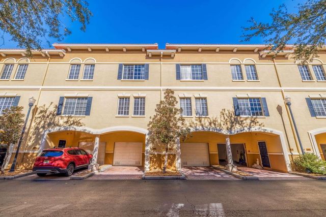 5252 W KENNEDY BOULEVARD, Tampa, FL 33609
