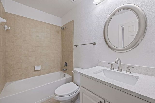 5252 W KENNEDY BOULEVARD, Tampa, FL 33609
