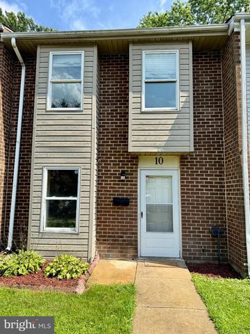 10 SUNNY BND, Newark, DE 19702