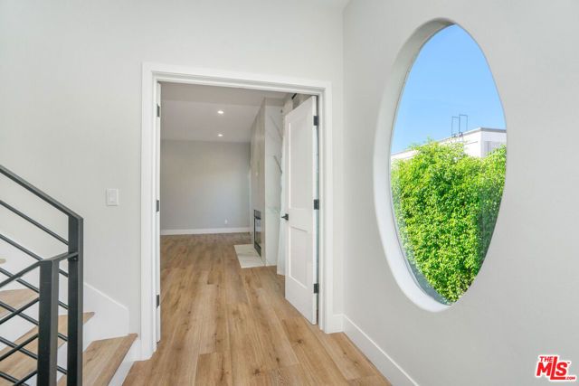 5923 Etiwanda Avenue 106, Tarzana (los Angeles), CA 91356