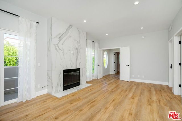 5923 Etiwanda Avenue 106, Tarzana (los Angeles), CA 91356