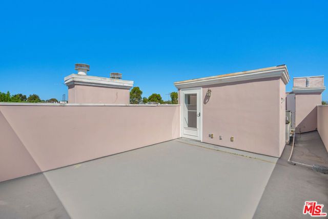 5923 Etiwanda Avenue 106, Tarzana (los Angeles), CA 91356