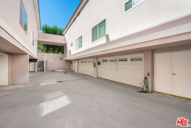 5923 Etiwanda Avenue 106, Tarzana (los Angeles), CA 91356