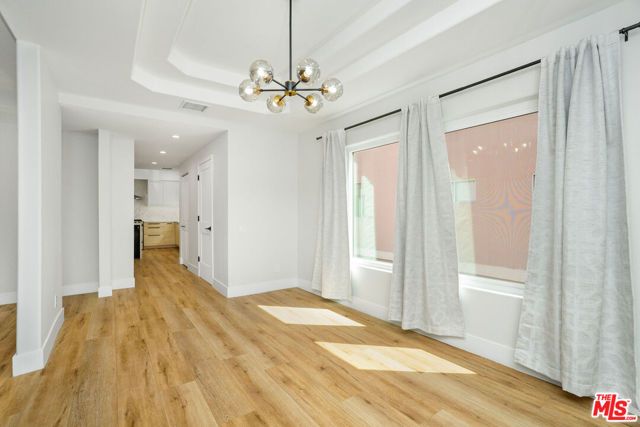 5923 Etiwanda Avenue 106, Tarzana (los Angeles), CA 91356