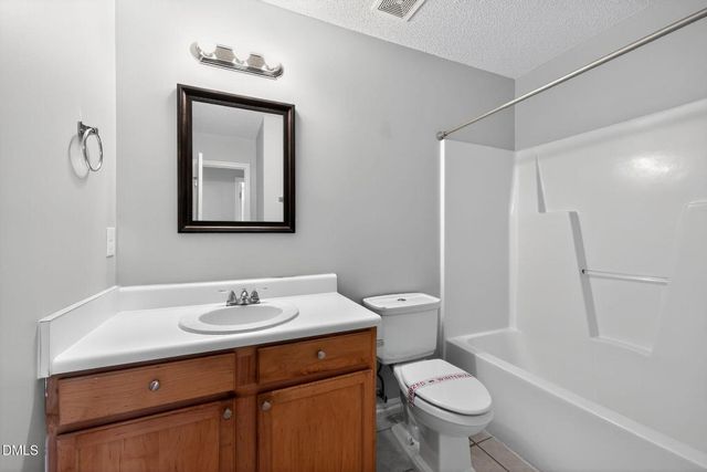 637 Bullhardt Drive, Zebulon, NC 27597