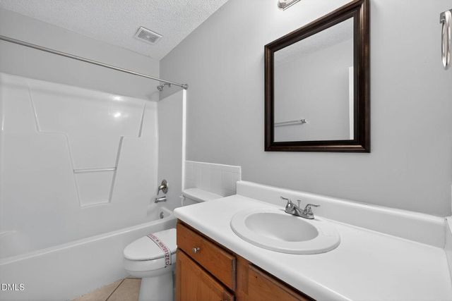 637 Bullhardt Drive, Zebulon, NC 27597