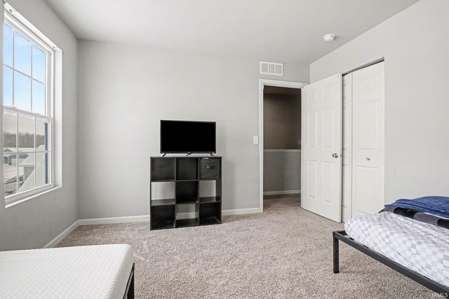 1335 Sand Hills Point, Goshen, IN 46526