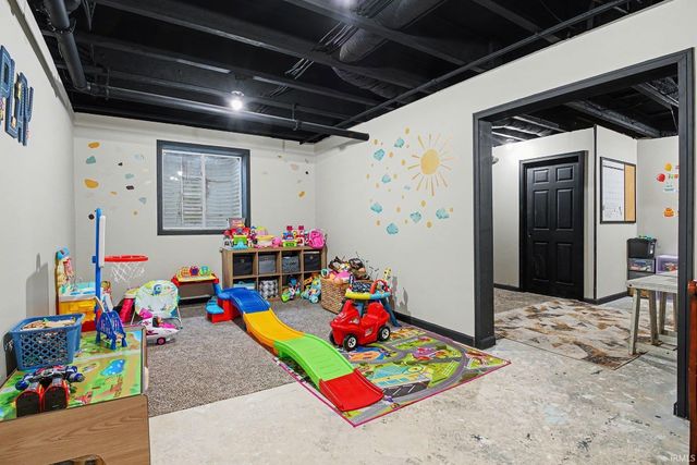 1335 Sand Hills Point, Goshen, IN 46526