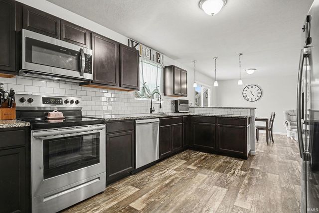 1335 Sand Hills Point, Goshen, IN 46526