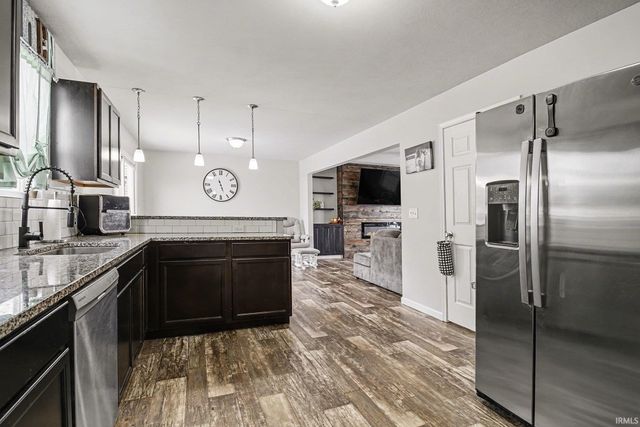 1335 Sand Hills Point, Goshen, IN 46526