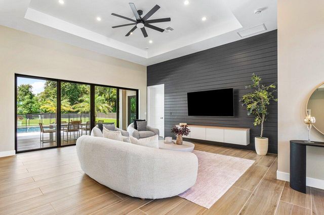 221 Milestone Way, West Palm Beach, FL 33415