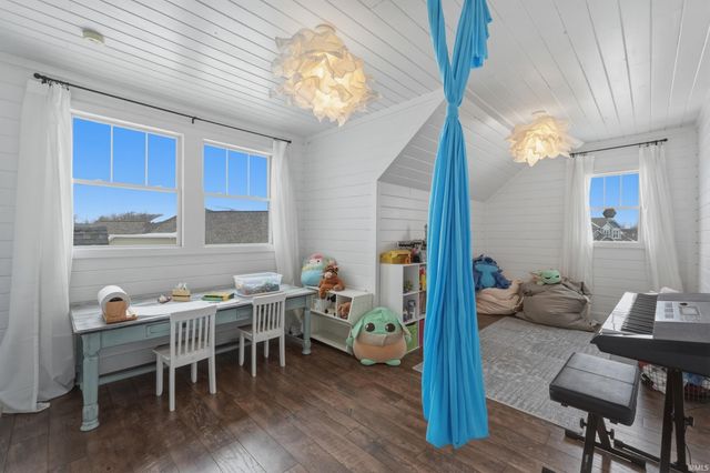 1602 Genoa Court, New Haven, IN 46774