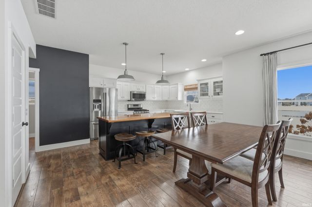 1602 Genoa Court, New Haven, IN 46774