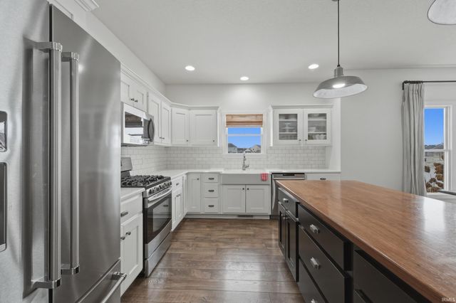 1602 Genoa Court, New Haven, IN 46774