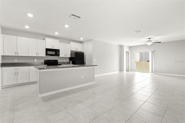 10217 SUMMER KISS AVENUE, Riverview, FL 33578