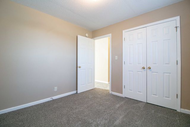 1945 Timberline Circle, Oak Grove, KY 42262