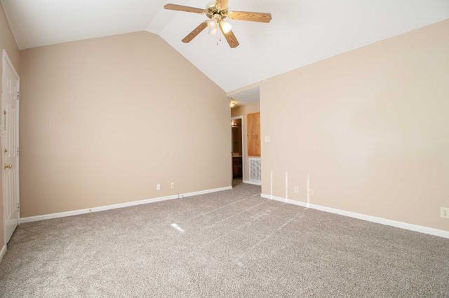 1945 Timberline Circle, Oak Grove, KY 42262