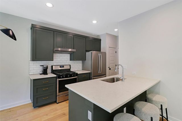 6409 Berkman DR 8, Austin, TX 78723