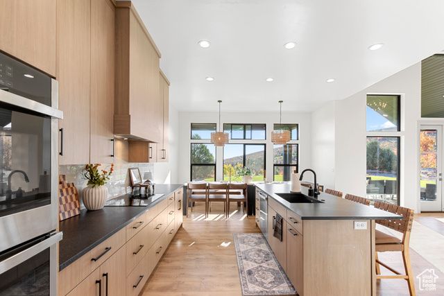 984 S CROSSED ARROWS CIR, Garden City, UT 84028