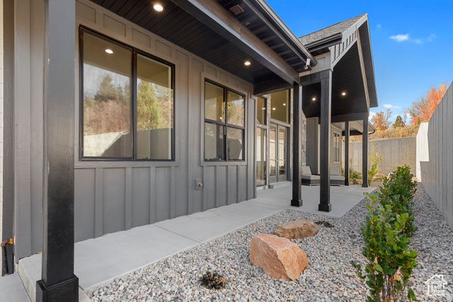 984 S CROSSED ARROWS CIR, Garden City, UT 84028