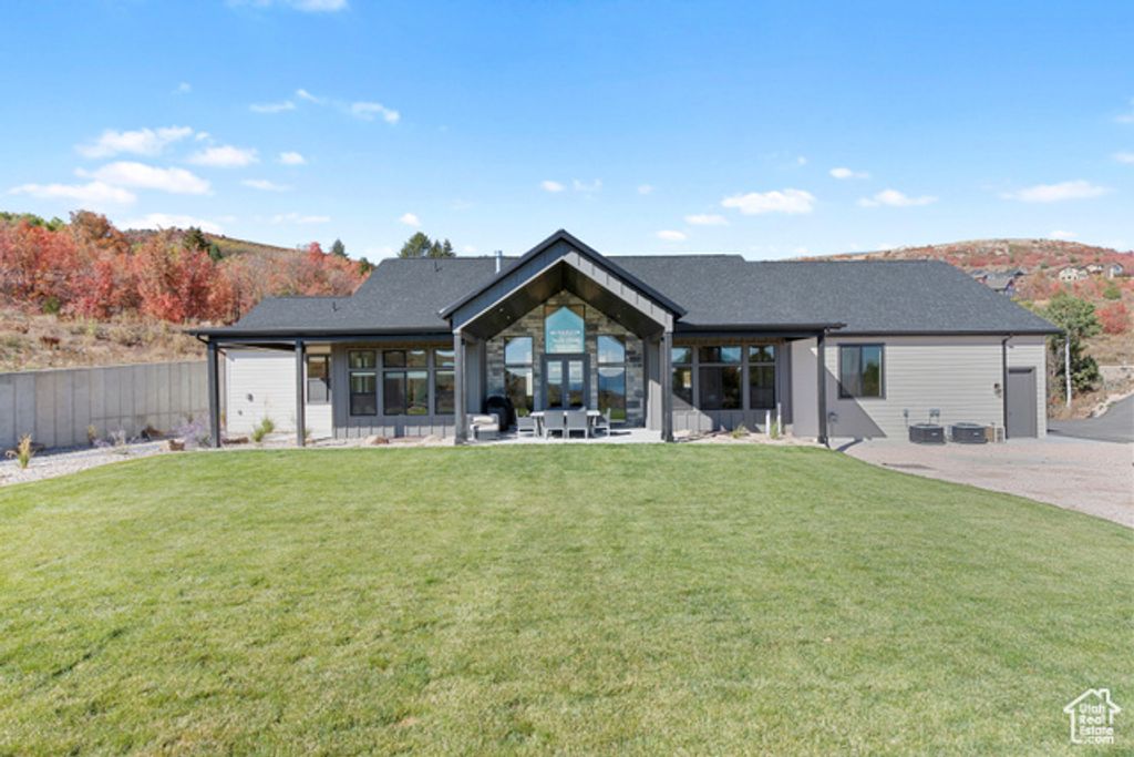 Image 1 of property listing at 984 S CROSSED ARROWS CIR, Garden City, UT 84028