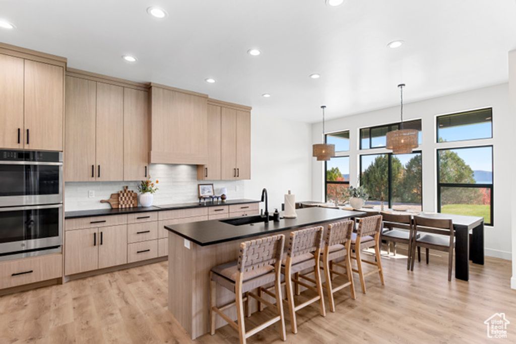 Image 12 of property listing at 984 S CROSSED ARROWS CIR, Garden City, UT 84028