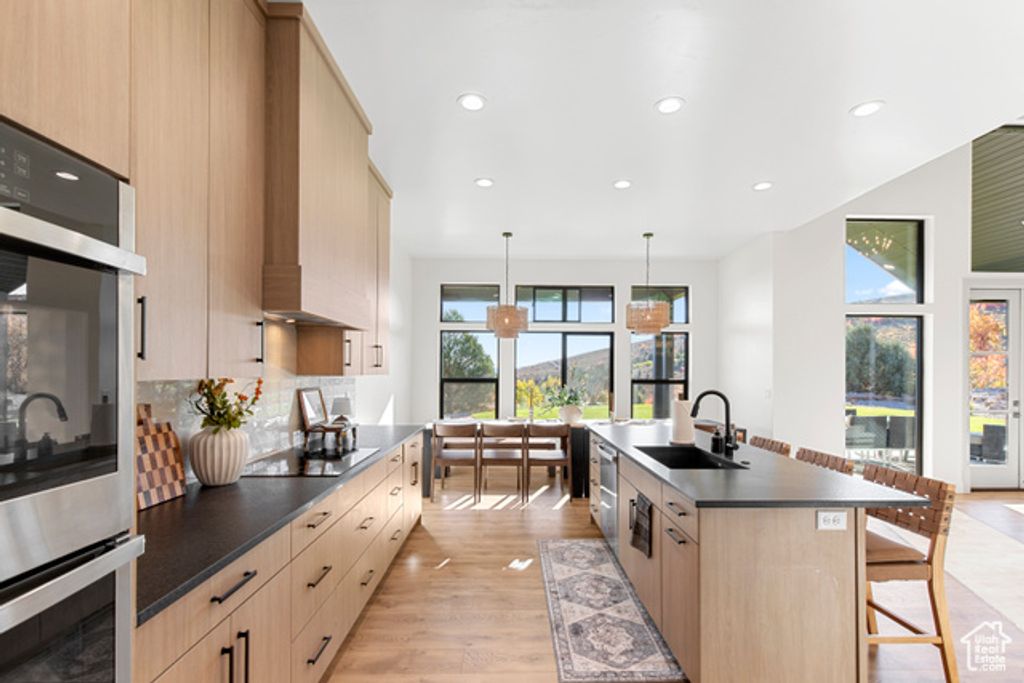 Image 16 of property listing at 984 S CROSSED ARROWS CIR, Garden City, UT 84028