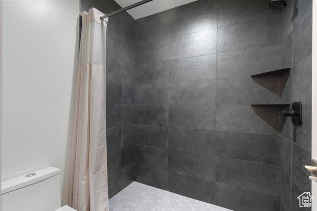 Image 35 of property listing at 984 S CROSSED ARROWS CIR, Garden City, UT 84028