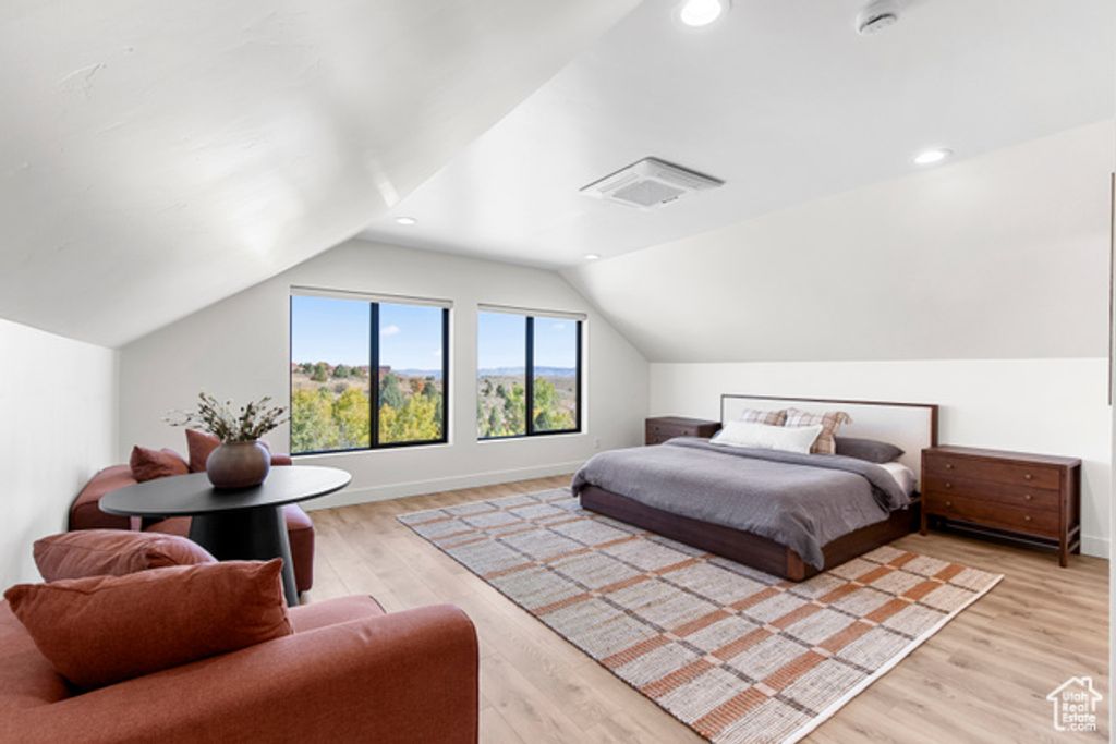 Image 38 of property listing at 984 S CROSSED ARROWS CIR, Garden City, UT 84028