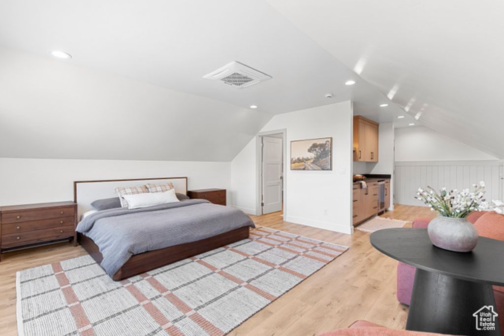 Image 39 of property listing at 984 S CROSSED ARROWS CIR, Garden City, UT 84028