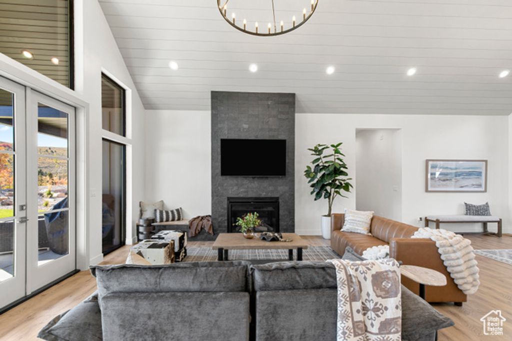 Image 10 of property listing at 984 S CROSSED ARROWS CIR, Garden City, UT 84028